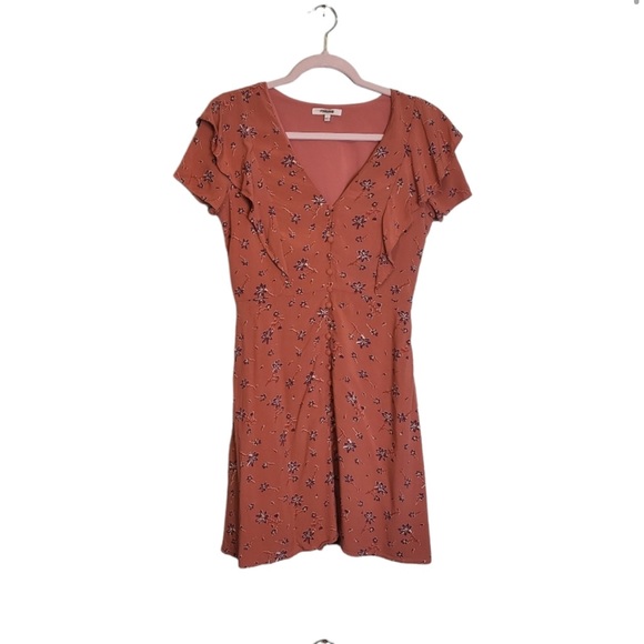 Madewell Flutter Sleeve Ruffle Button Down Dress in Ginger Floral - Picture 2 of 8